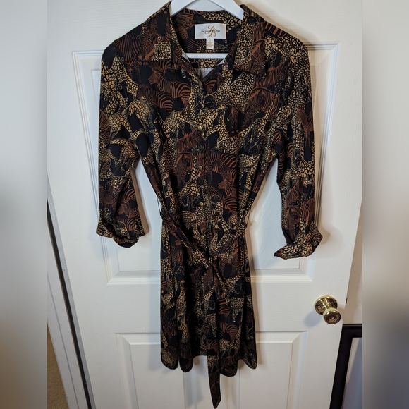 JB by Julie Brown Dresses & Skirts - JB by Julie Brown animal Safari print button front dress with belt size large